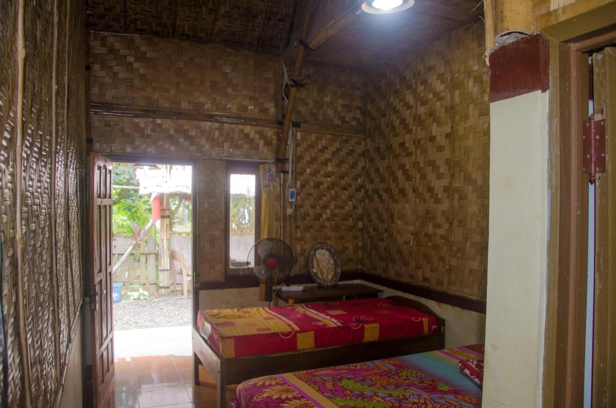 Red Island Bungalows Pasanggaran Exterior photo